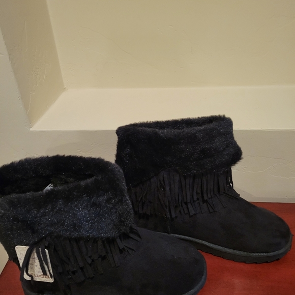 New with tags Fringe & Fur Mudd Ankle Boots sz 8.5 - Picture 5 of 5